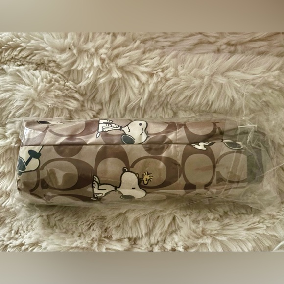 Coach NEW Coach X Peanuts Snoopy Print Brown Multi UV Protection Mini Umbrella - Picture 12 of 16